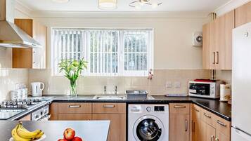 Oven, cookware/dishes/utensils