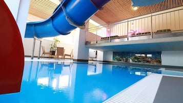 2 piscinas cubiertas