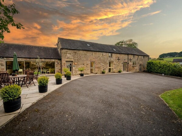 Exterior - 4 Bed in Ashbourne (oc-82545) (Kirk Ireton)