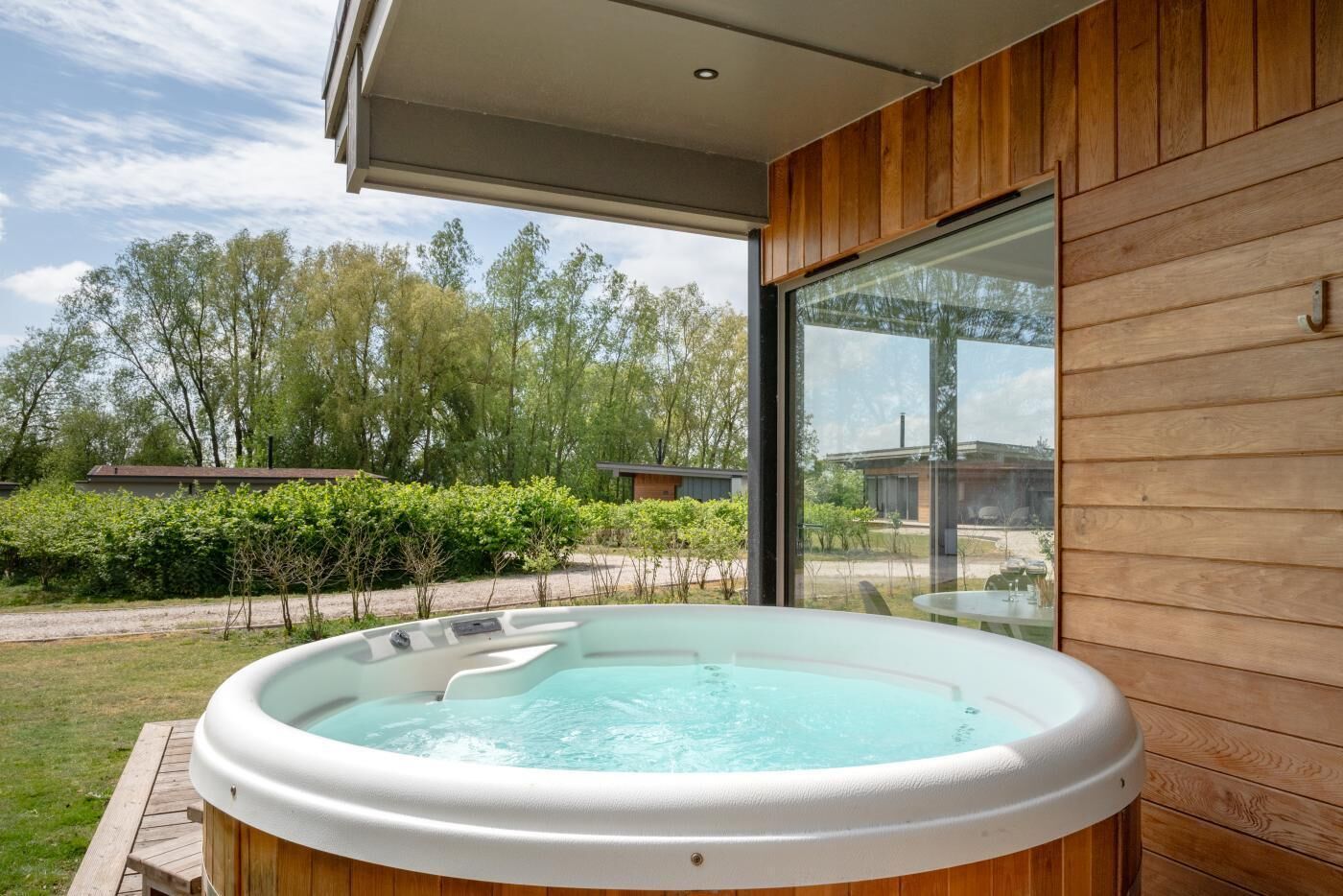 Bain à remous extérieur