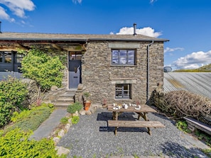Outdoor dining - 3 Bed in Coniston (oc-82510) (Coniston)