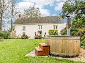 Property grounds - 4 Bed in Tiverton (oc-82433) (Witheridge)