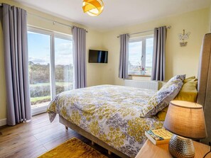 2 bedrooms, iron/ironing board, free WiFi, bed sheets - 2 Bed in Llangammarch Wells (oc-81401) (Treflys)