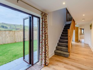 Interior - 3 Bed in Ilfracombe (oc-82866) (Combe Martin)