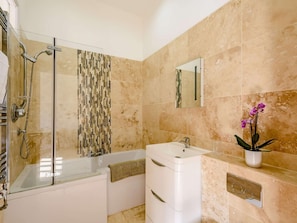 Bathroom - 3 Bed in Ellesmere Port (oc-82909) (Ledsham)