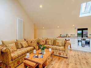 TV - 3 Bed in North Walsham (oc-83034) (Worstead)