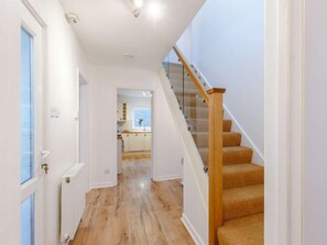 Interior - 3 Bed in Torquay (oc-82959) (Torquay)