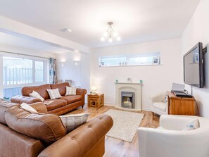 TV - 3 Bed in Torquay (oc-82959) (Torquay)
