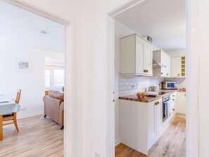 Interior - 3 Bed in Torquay (oc-82959) (Torquay)