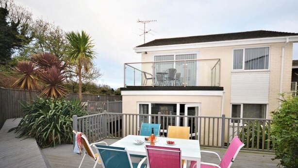 Unclassified image, 1 of 19, button - 3 Bed in Torquay (oc-82959) (Torquay)