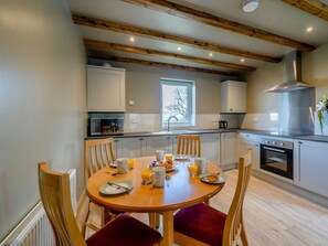 Dining - 2 Bed in Lancaster (oc-82857) (Bentham)