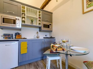 Cookware/dishes/utensils - 1 Bed in Kirkbymoorside (oc-82843) (Kirkbymoorside)