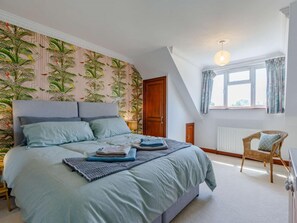 Travel crib, WiFi (free), bed sheets