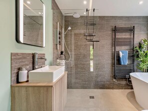Towels - 5 Bed in Wareham (oc-83036) (West Lulworth)