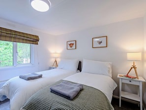 Bügeleisen/Bügelbrett, Reisekinderbett, kostenloses WLAN, Bettwäsche