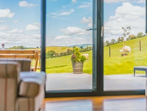 Interior - 2 Bed in Montgomery (oc-83244) (Llandyssil)