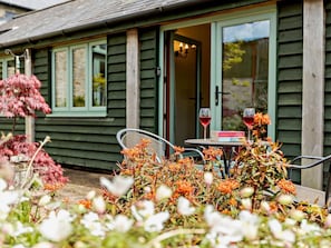 Outdoor dining - 1 Bed in Lyme Regis (oc-83213) (Uplyme)