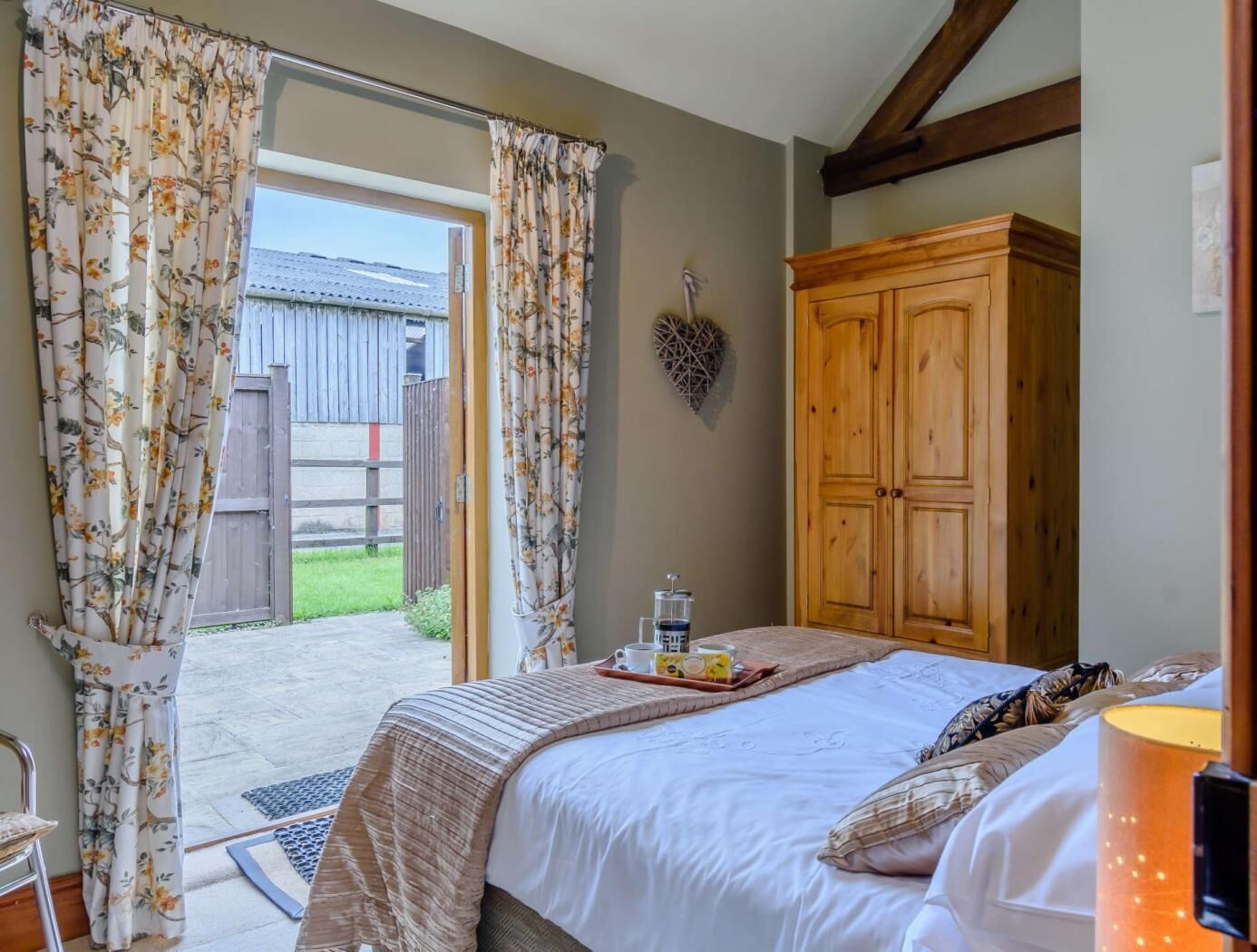 1 bedroom, travel crib, WiFi (free), bed sheets