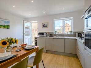 Microwave, oven, dishwasher, high chair - 2 Bed in Norwich (oc-83314) (Mundesley)