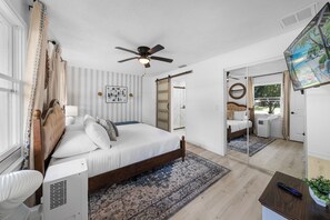 Desk, iron/ironing board, travel cot, Internet - Iconic Florida Pool House | 5BR, Game Room & Fire Pit (Clearwater)