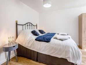 2 Schlafzimmer, Reisekinderbett, kostenloses WLAN, Bettwäsche
