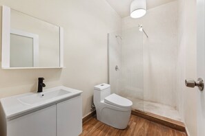 Apartment, 2 Schlafzimmer | Badezimmer