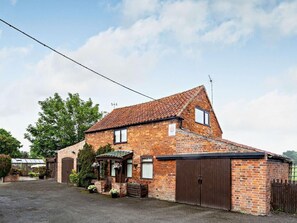 Exterior - 2 Bed in Spalding (oc-83540) (Donington)