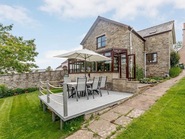 Outdoor dining - 3 Bed in Hay-on-wye (oc-83593) (Hay-on-Wye)