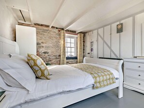 3 bedrooms, travel cot, free WiFi, bed sheets - 3 Bed in St. Austell (oc-83541) (Gorran Haven)