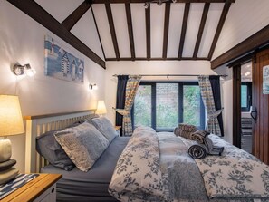 Room - 3 Bed in Norwich (oc-83711) (Trimingham)