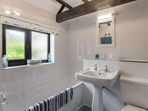 Bathroom - 3 Bed in Norwich (oc-83711) (Trimingham)