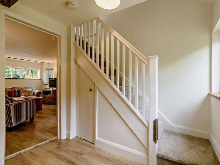 4 Bed In Dorking (Oc-83884) - Horsham