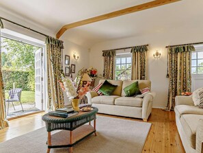 Living area - 1 Bed in St Austell (oc-83852) (Pentewan Valley)