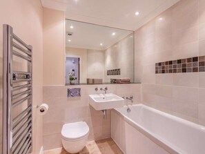 Bathroom - 3 Bed in Swanage (oc-83794) (Swanage)