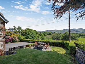 Outdoor dining - 3 Bed in Holmrook (oc-sz414) (Irton with Santon)