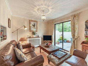 Living area - 2 Bed in Narberth (oc-tc84026) (Narberth)
