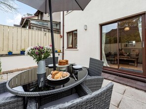 Outdoor dining - 2 Bed in Narberth (oc-tc84026) (Narberth)
