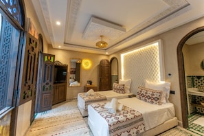 Deluxe Double or Twin Room, Balcony, Courtyard View | In-room safe, desk, laptop workspace, iron/ironing board (on request) - Riad Secret Mahjouba (Marrakech)