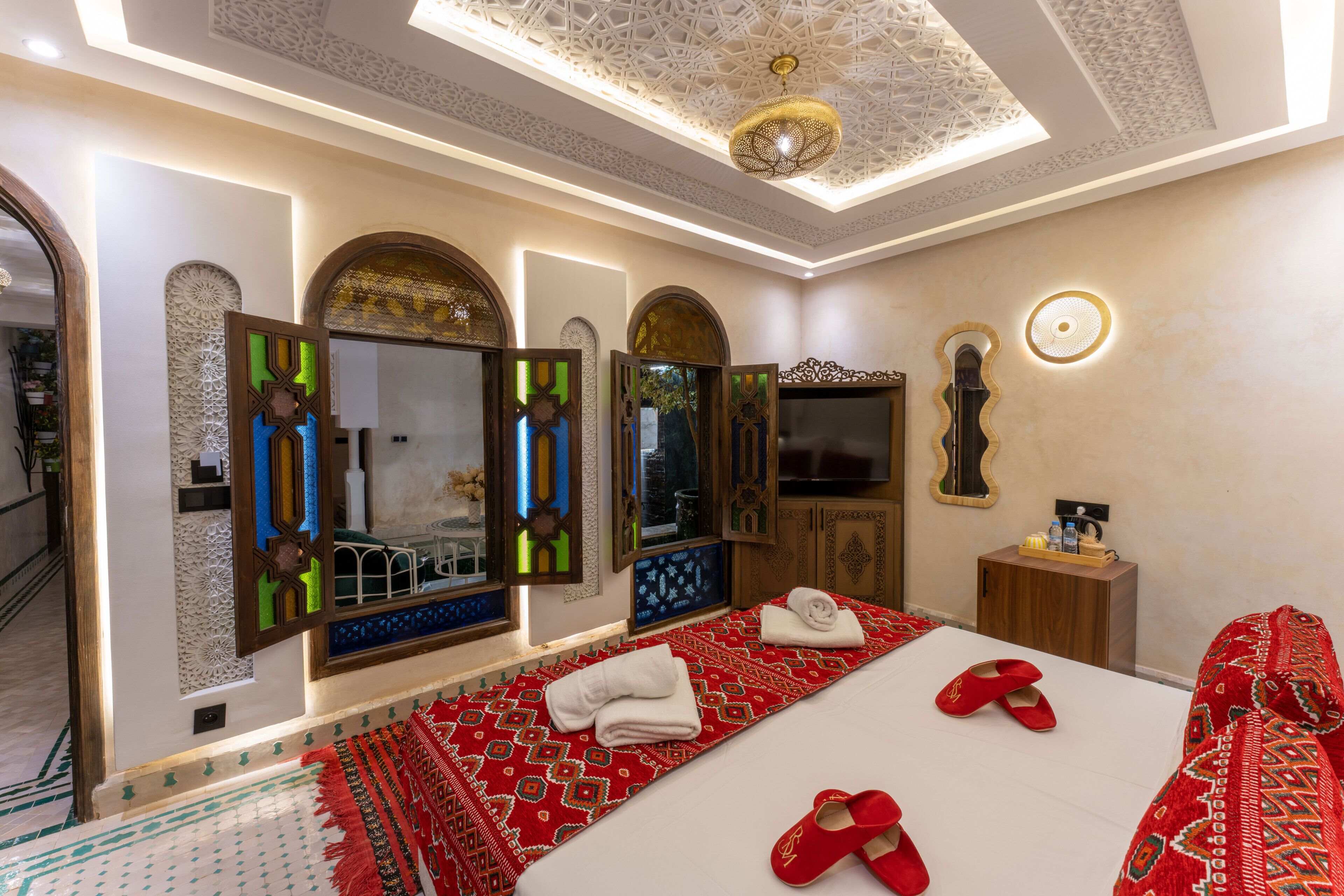 Chambre Deluxe Double ou avec lits jumeaux, vue cour intérieure | Vue sur la cour
