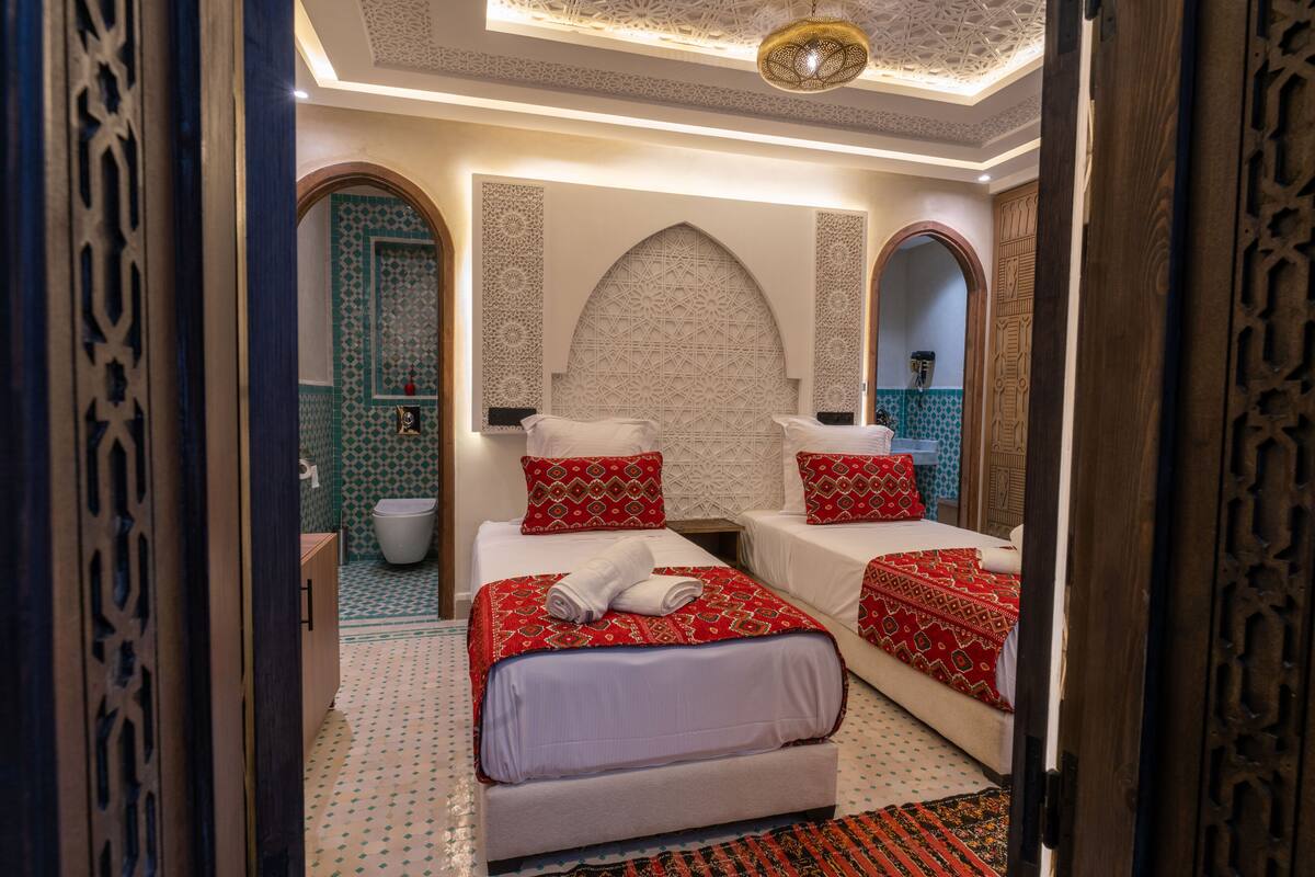 Quarto casal ou duplo luxo, vista para o pátio | Frigobar, cofres nos quartos, escrivaninha