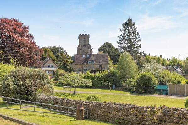 Miscellaneous - 4 Bed in Bridport (oc-58847) (Powerstock)