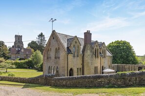 Exterior - 4 Bed in Bridport (oc-58847) (Powerstock)