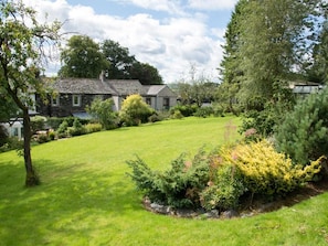 Property grounds - 3 Bed in Threlkeld (oc-sz421) (Threlkeld)