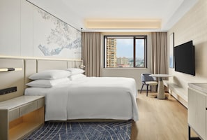 Standard Room, 1 King Bed, City View