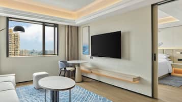 Comfort suite, 1 kingsize bed, uitzicht op stad | Woonkamer