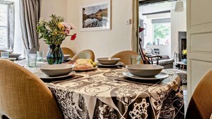 Dining - 4 Bed in Buttermere (oc-sz090) (Buttermere)