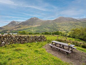 Outdoor dining - 4 Bed in Buttermere (oc-sz090) (Buttermere)