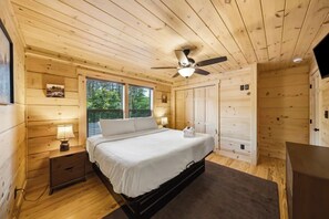 4 bedrooms, iron/ironing board, WiFi (free), bed sheets