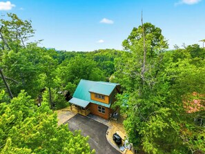Exterior - New Build Cabin! Close to Mountains, Dollywood, Parkway, Pigeon Forge (Pigeon Forge)