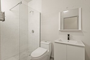 Apartment, 2 Schlafzimmer | Badezimmer